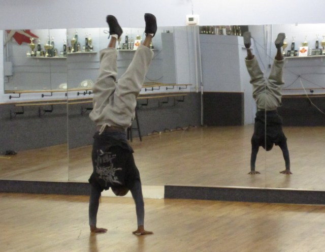 Soglo warming up before a rehearsal