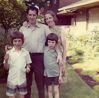 Bruce Conkle (right)  with his parents and brother in 1969