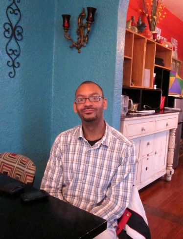 Jason Marsalis on February 12, 2014 after his Artsmania interview at the Who Dat Coffee Café in New Orleans (photo by Anita Malhotra)