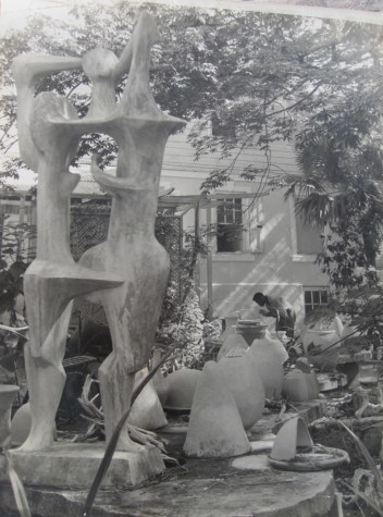 Maxwell Taylor in the Chelsea Pottery yard, late 1950s (photo courtesy of Maxwell Taylor)