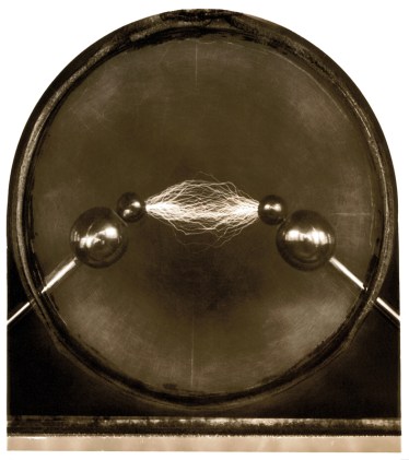 "Discharge (94.1)," 1994, by Hungarian photographer Gábor Kerekes (© Gábor Kerekes, Courtesy of Kerekes Gábor Archíve)