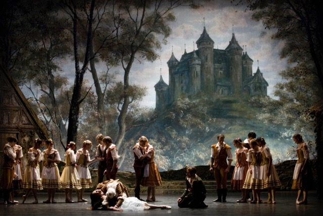 A production of Giselle staged by Cynthia Harvey for the Norwegian National Ballet in Oslo (photo by Erik Berg)