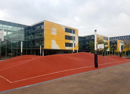 3D² by Inges Idee, Riesstraße Vocational School Centre, Munich (photo by Anita Malhotra, Sept. 14, 2018)