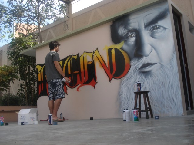 Nasca Uno painting a commissioned piece in 2008 at the Regents Hotel in Trujillo, Peru (photo courtesy of Nasca Uno)